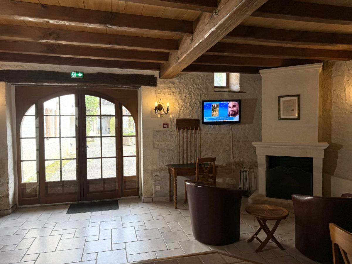 เรอแล ดู ซีล็องซ์ เลอ เรอแล เดอ แซ็ง เพรย Hotel Saint-Preuil ภายนอก รูปภาพ